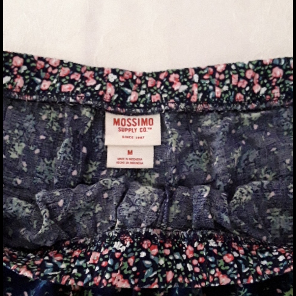 Mossimo flirty shorts - Picture 3 of 3